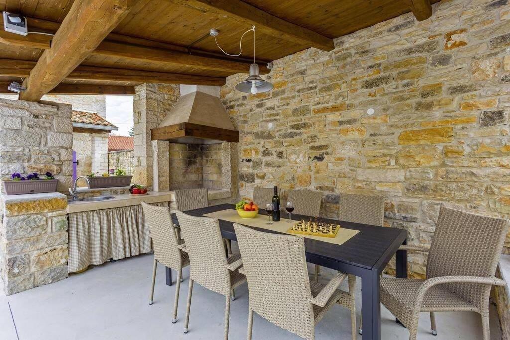 הוילה Burići House Kristina **** מראה חיצוני תמונה