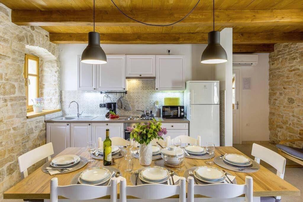 הוילה Burići House Kristina **** מראה חיצוני תמונה