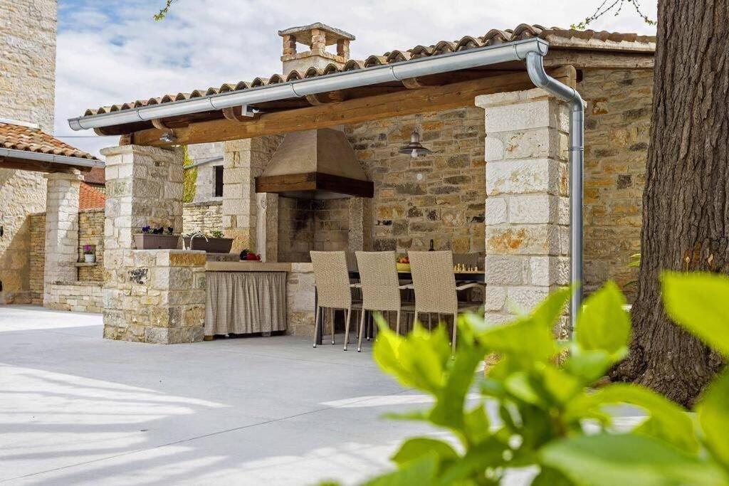 הוילה Burići House Kristina **** מראה חיצוני תמונה